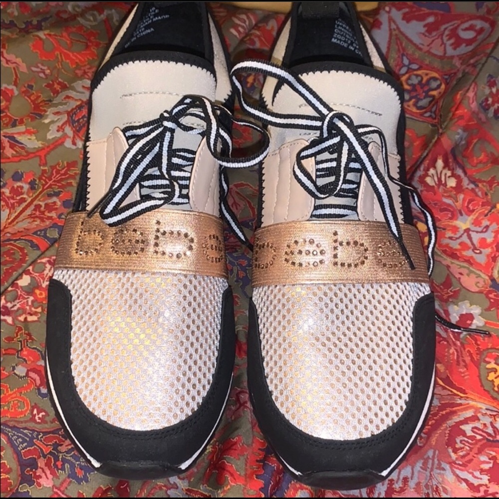 BEBE LOGO BRIENNA SNEAKER in ROSE GOLD SIZE 10